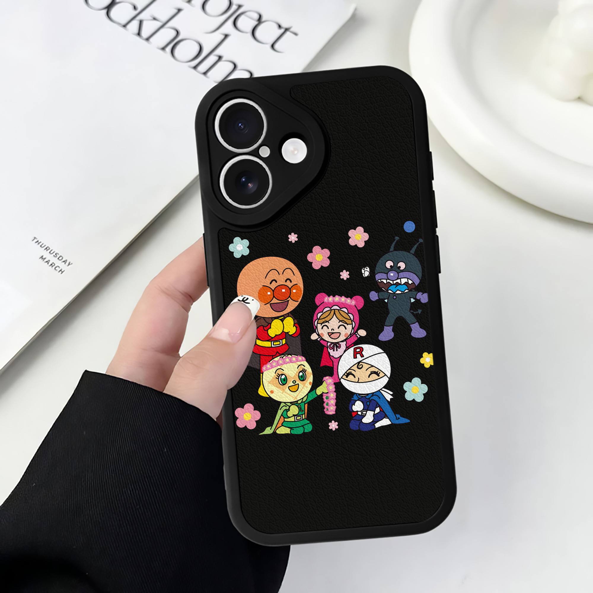（画像用） アンパンマン Anpanman 【iPhone 16シリーズ対応】シリコンスマホケース（レザー調） 材質：シリコン